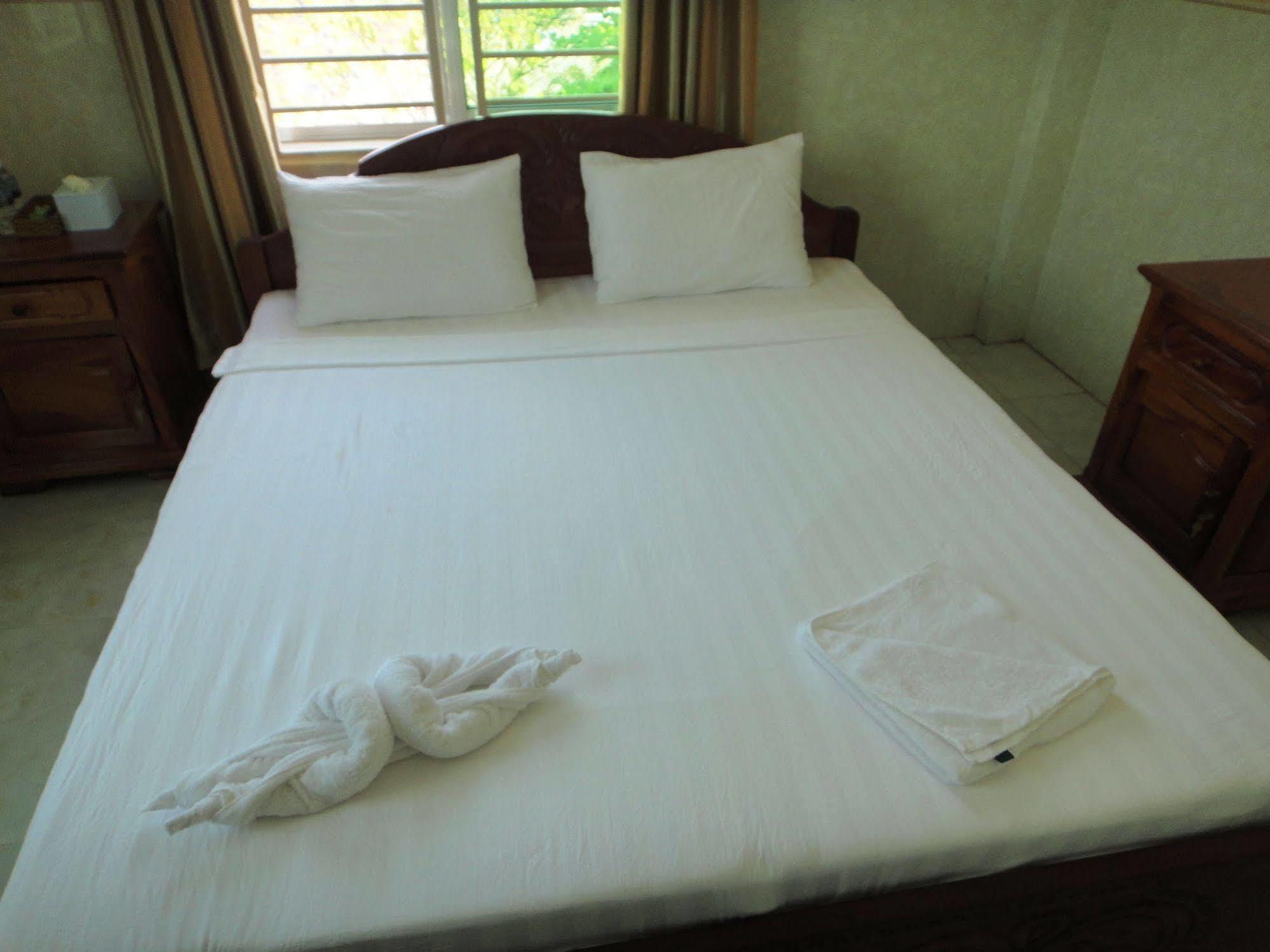 Borey Vatanac Guesthouse Kampot Ngoại thất bức ảnh