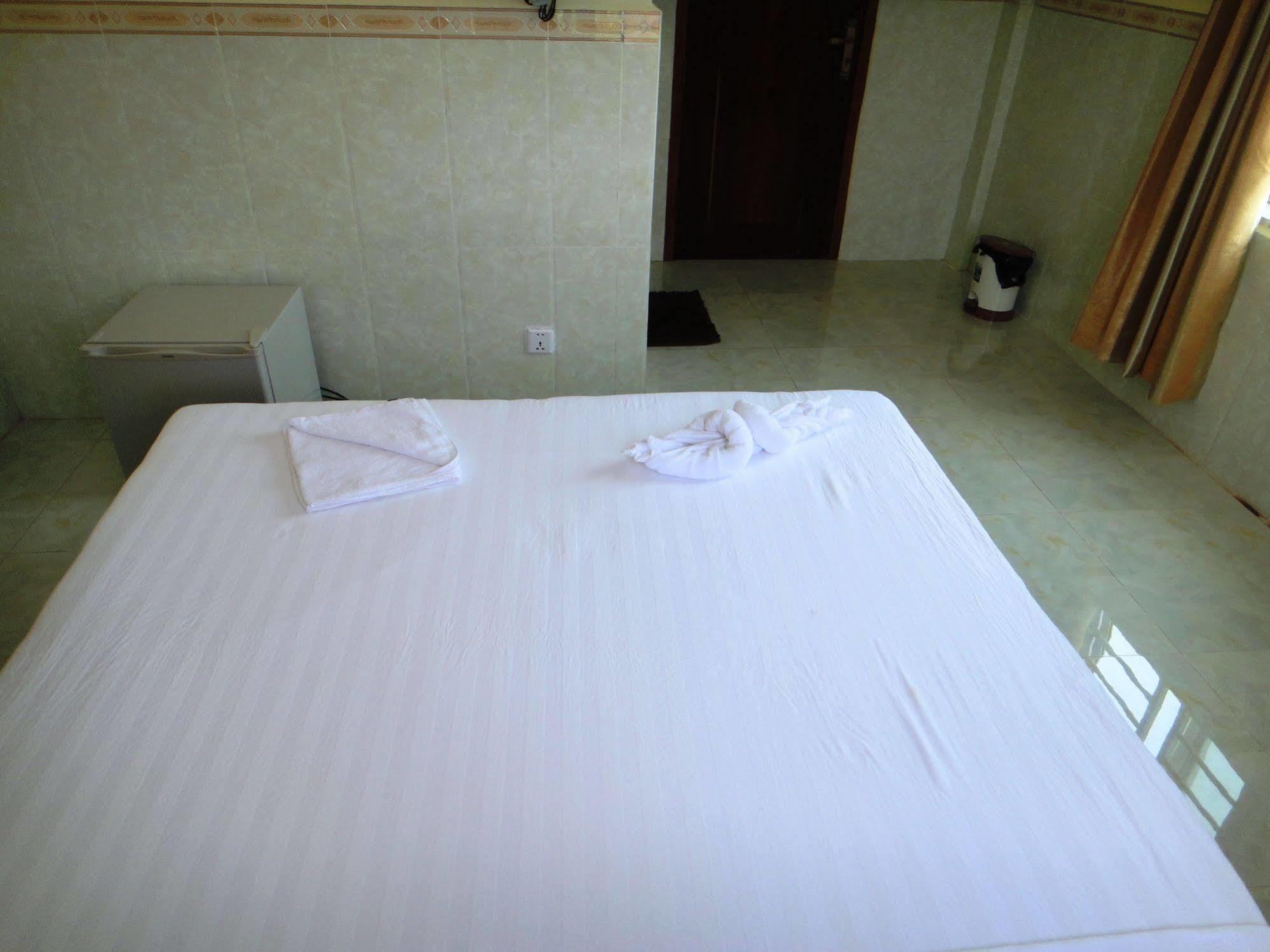 Borey Vatanac Guesthouse Kampot Ngoại thất bức ảnh
